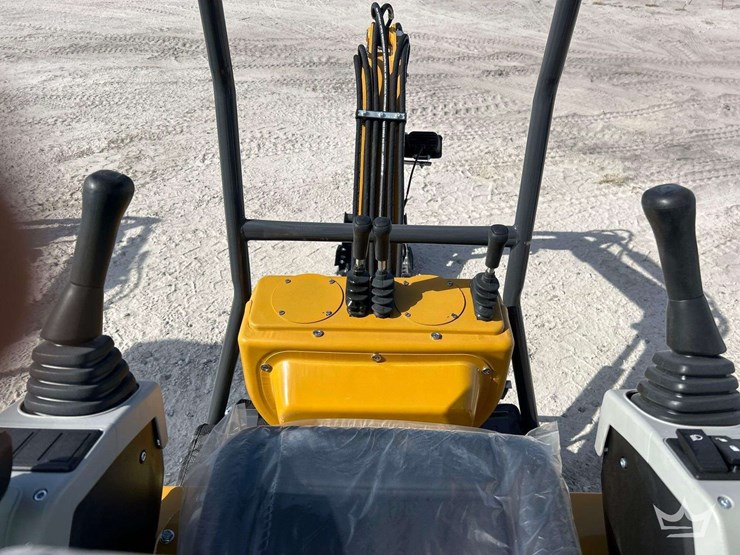 2025-cfg-industrial-mx12rx-mini-excavator-image-7