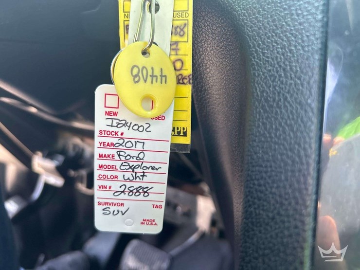 2017-ford-explorer-image-24