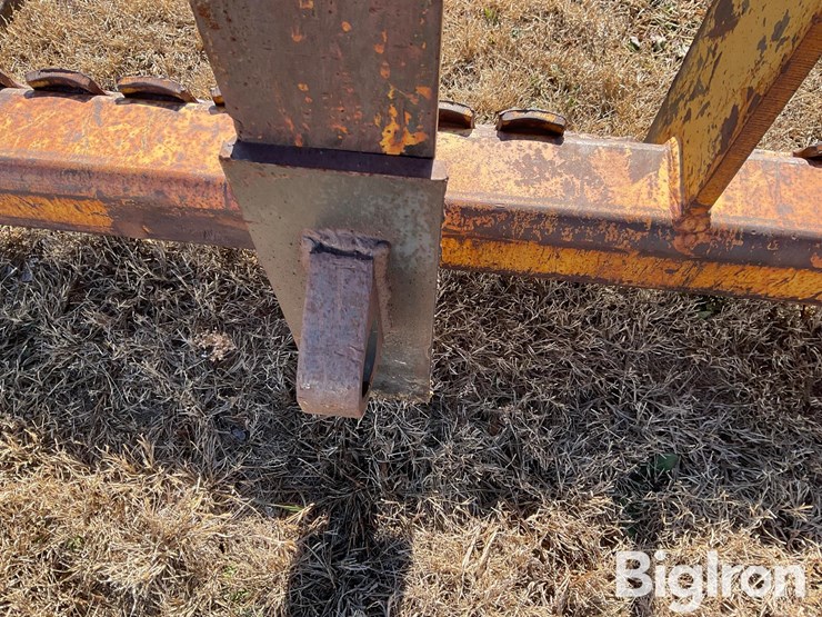 2009-caterpillar-60-image-16