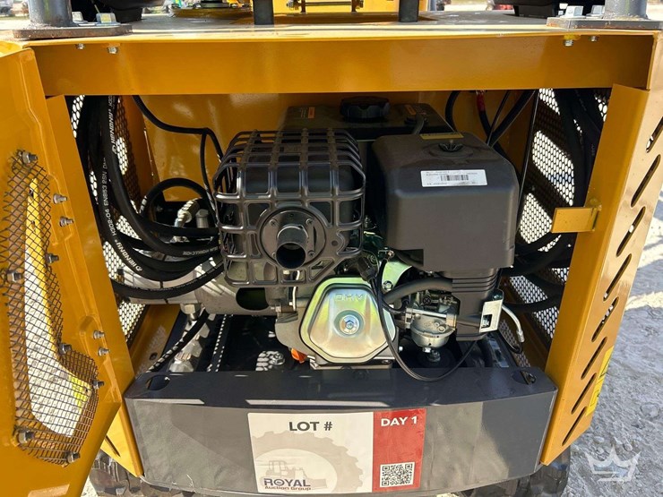 2025-cfg-industrial-mx12rx-mini-excavator-image-6