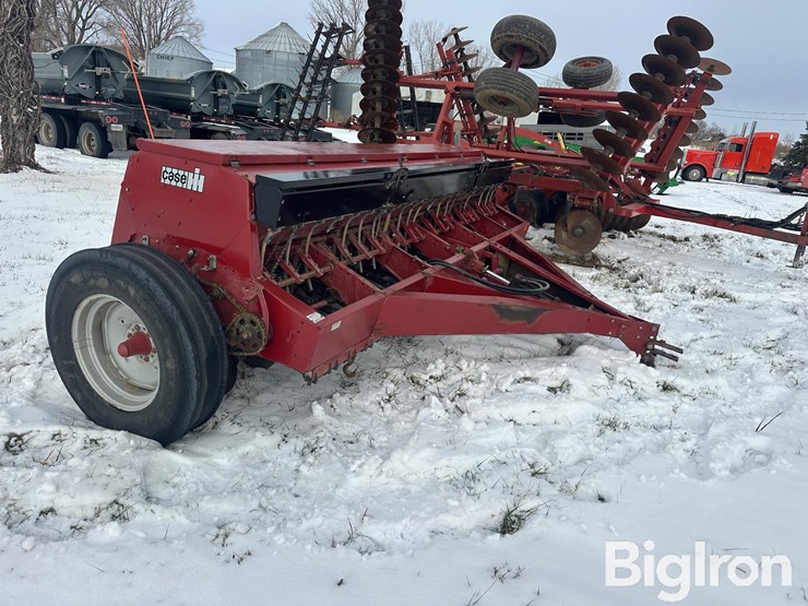 case-ih-5100-image-3