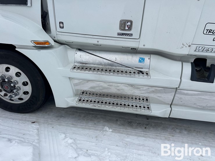 2016-western-star-5700xe-image-13