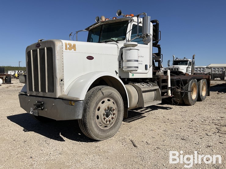 peterbilt-388-image-1