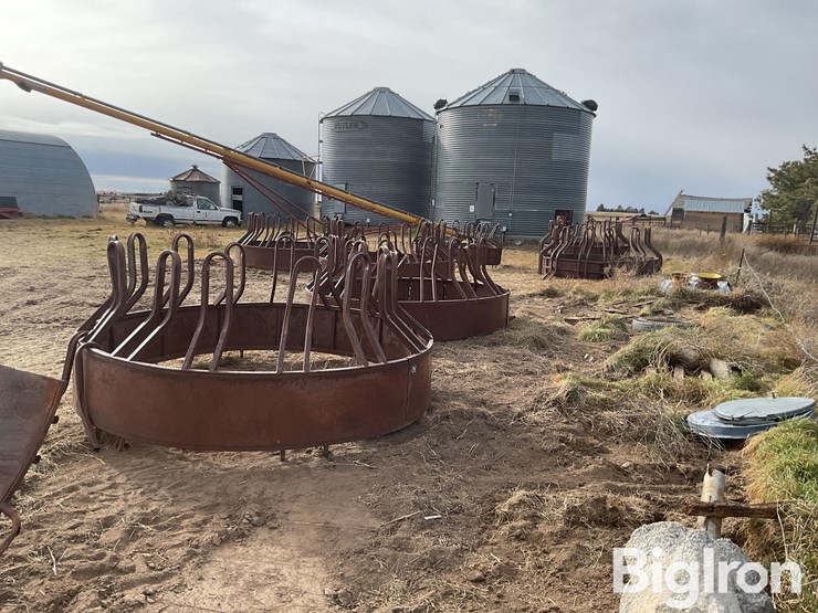 hi-qual-round-hay-feeders-image-8