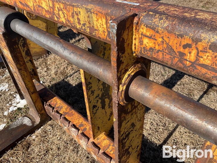 2009-caterpillar-60-image-12