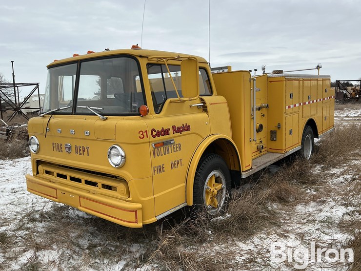 1973-ford-c750-image-1