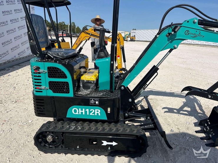 unused-2025-cfg-industrial-qh12r-mini-excavator-image-15
