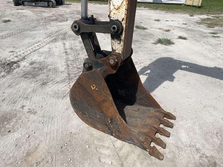 2016-bobcat-e85-image-12