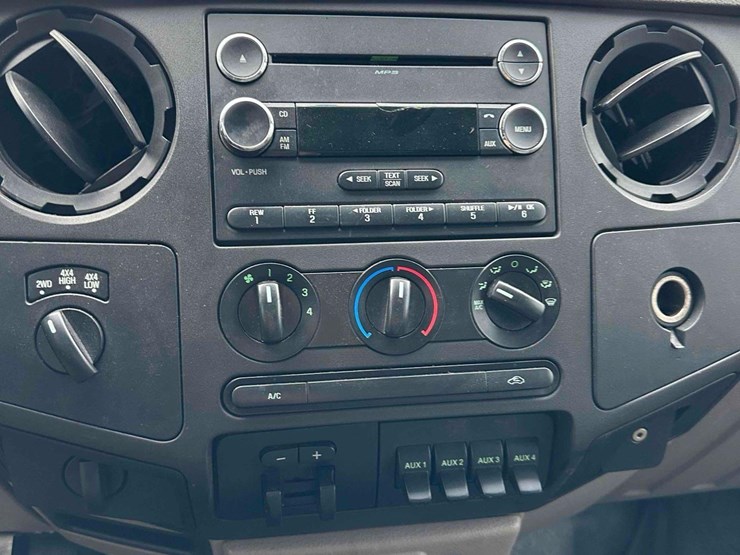 2010-ford-f350-image-14