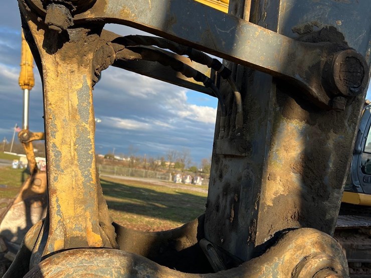 deere-245g-lc-image-6