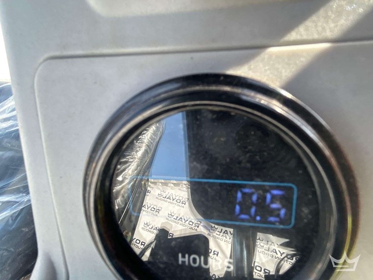 2025-cfg-industrial-qk18r-mini-excavator-image-8