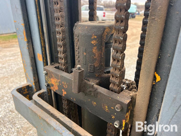 white-ma50-warehouse-forklift-image-10