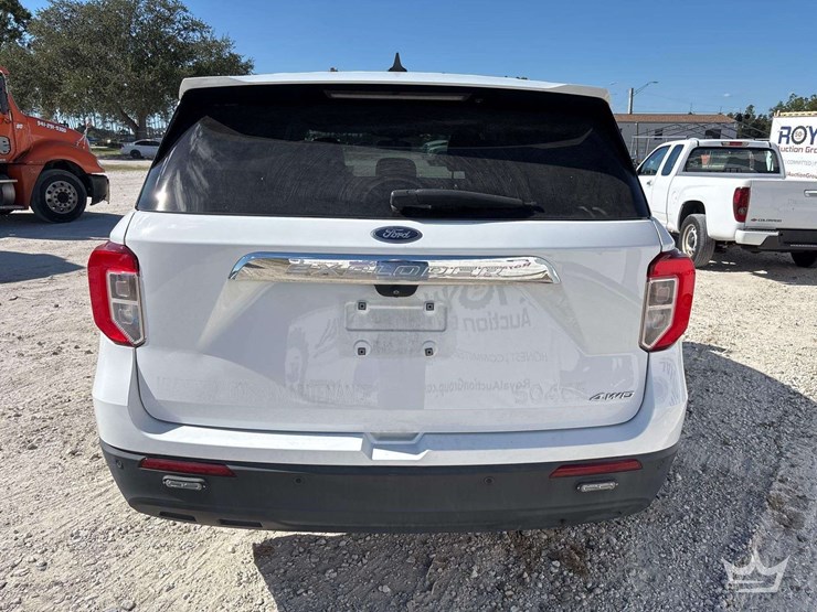 2022-ford-explorer-image-26