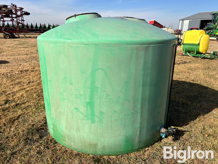 1300-gal-poly-tank-image-8