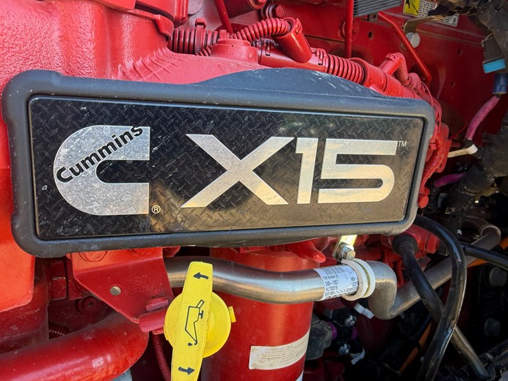 peterbilt-589-image-57