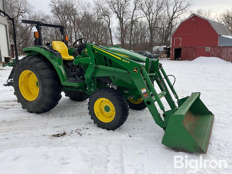 john-deere-4044m-image-3