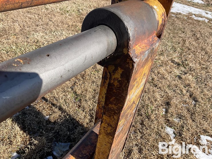 2009-caterpillar-60-image-11