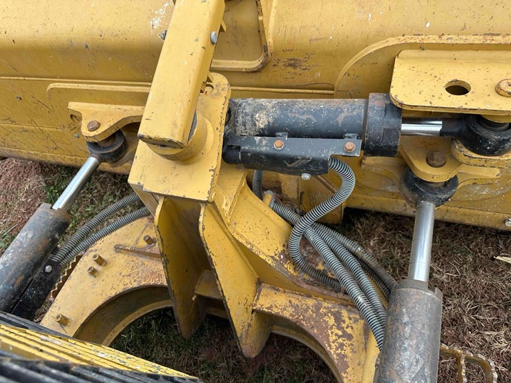 2015-caterpillar-d5k2-lgp-image-6