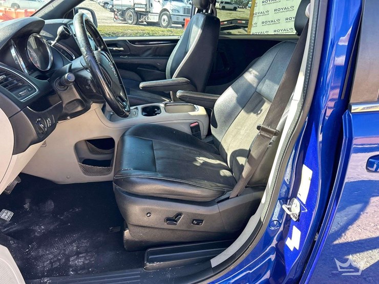 2019-dodge-grand-caravan-image-12