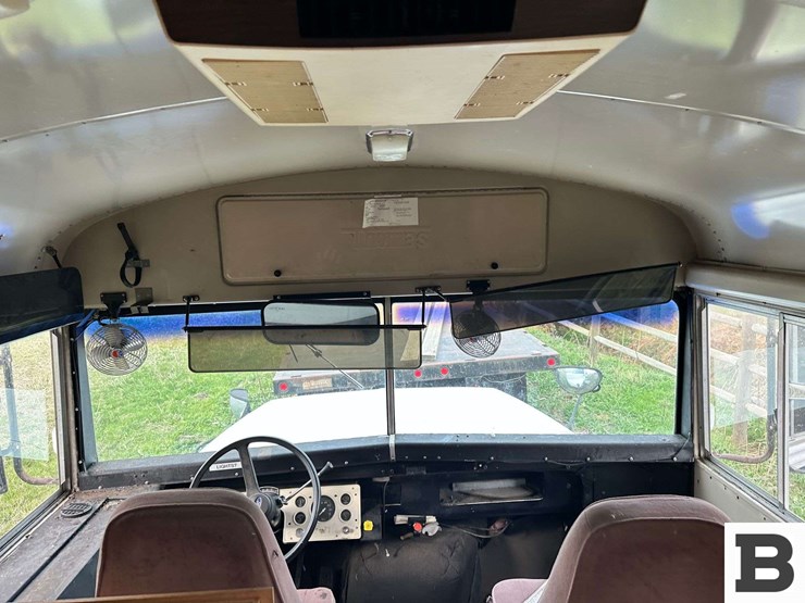 1988-ford-b700-image-35