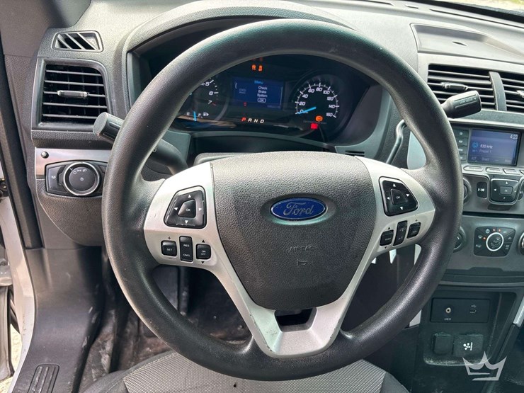 2014-ford-explorer-image-13