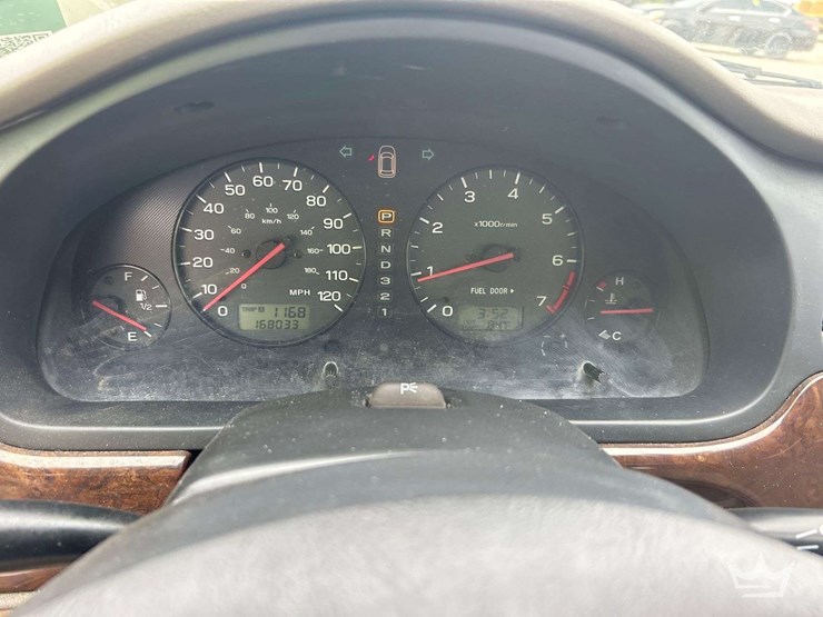 2001-subaru-outback-awd-suv-image-11