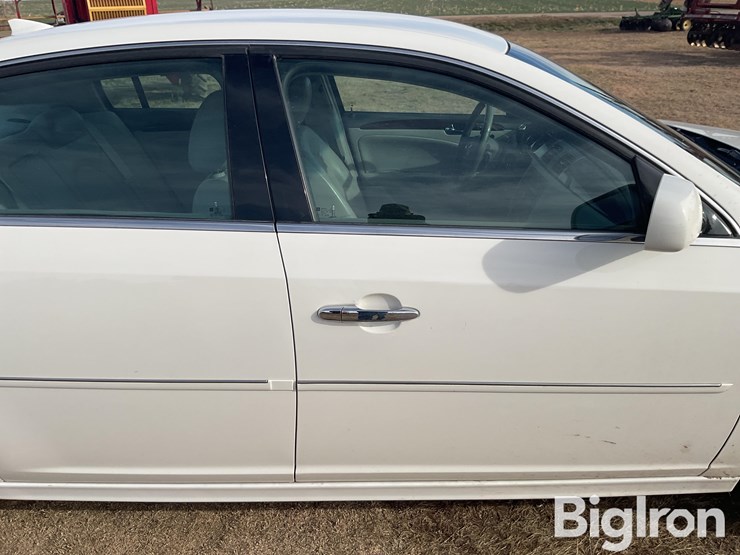 2011-buick-lucerne-cxl-4-door-sedan-image-18