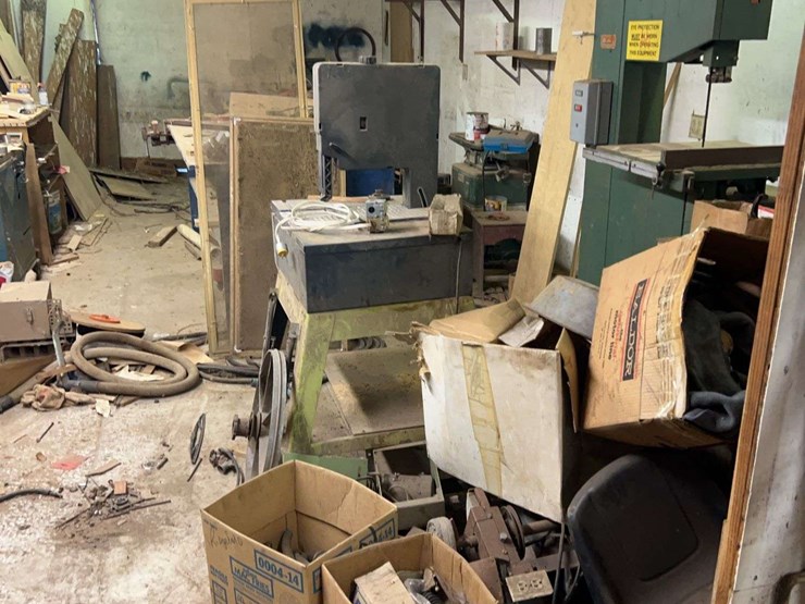 contents-of-wood-working-room-image-1