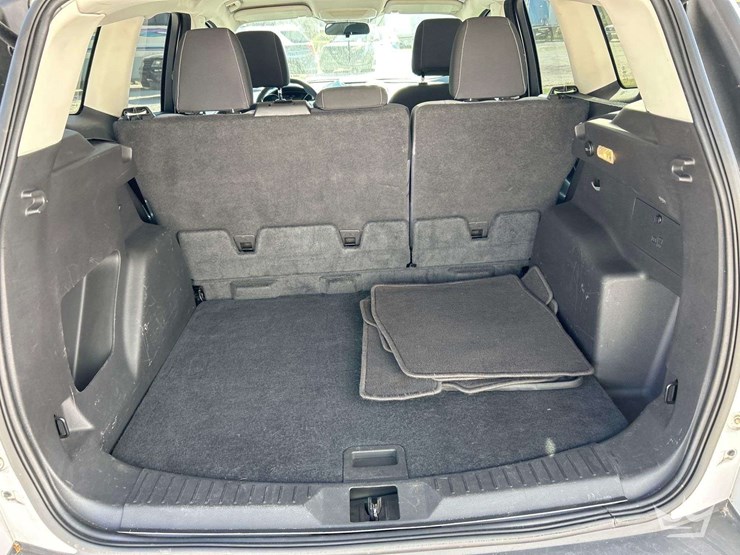 2015-ford-escape-image-24