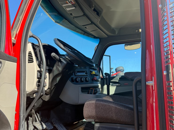 peterbilt-589-image-75