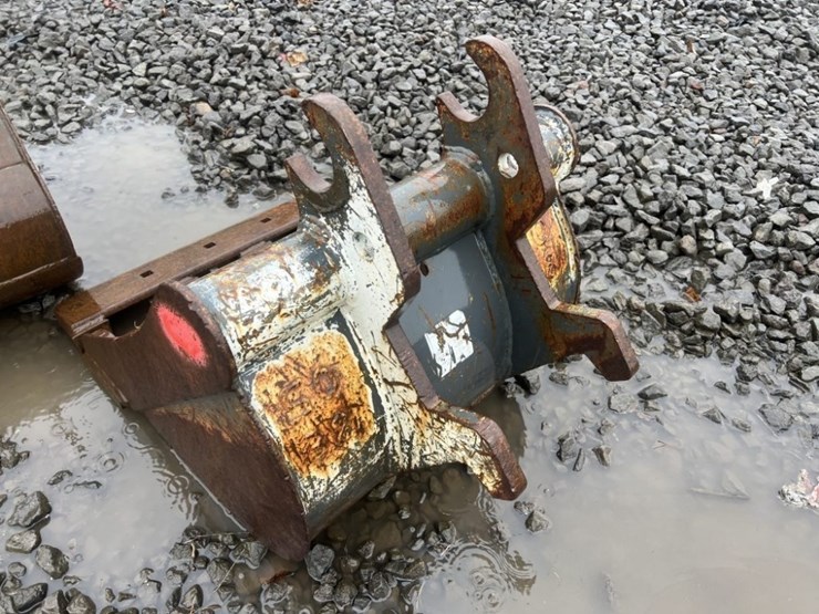 john-deere-24-image-4