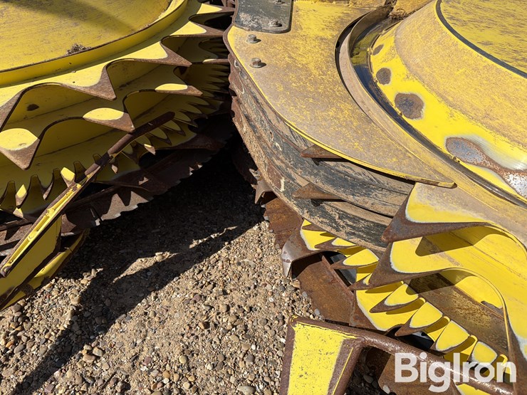 2024-john-deere-772-image-17