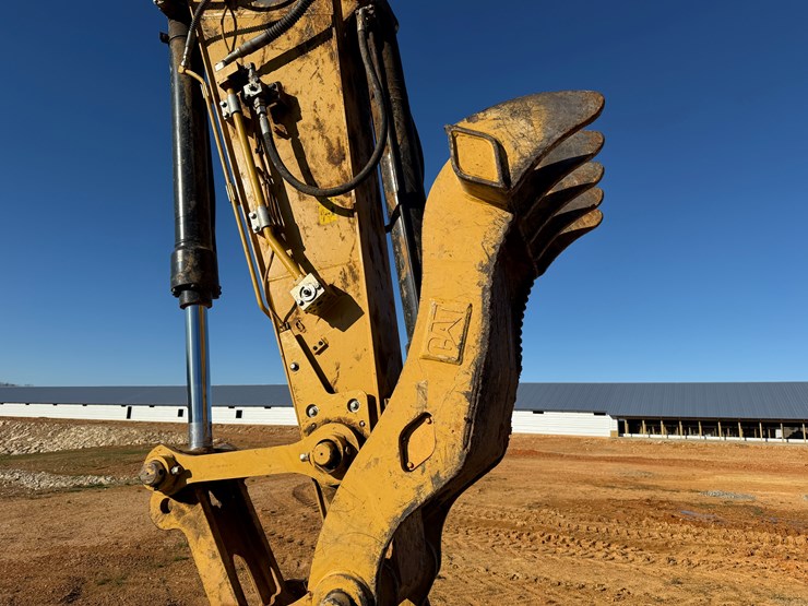 caterpillar-320-image-41