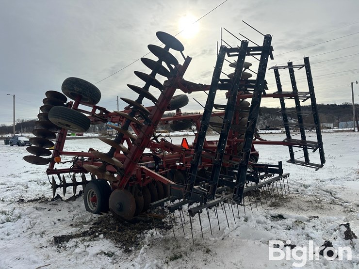 case-ih-3950-image-8