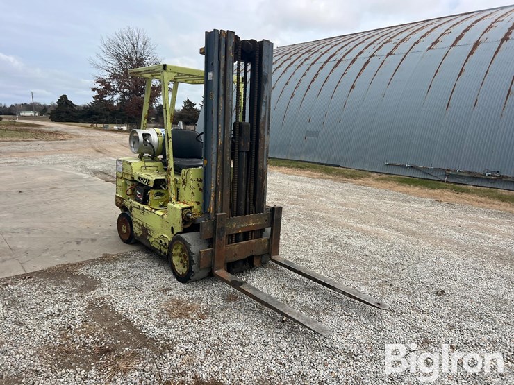 white-ma50-warehouse-forklift-image-3