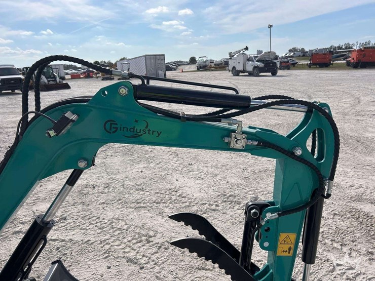 unused-2025-cfg-industrial-qk16r-mini-excavator-image-12
