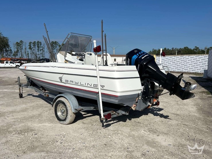 1990-bayliner-19ft-trophy-center-console-boat-w/-s/a-20ft-boat-trailer-image-3