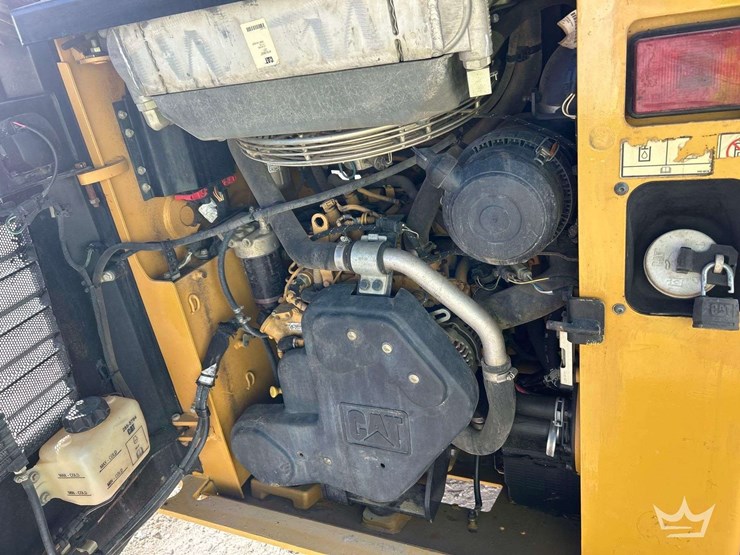 2017-caterpillar-249d-compact-track-loader-skid-steer-image-7