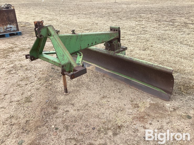 john-deere-8-image-1