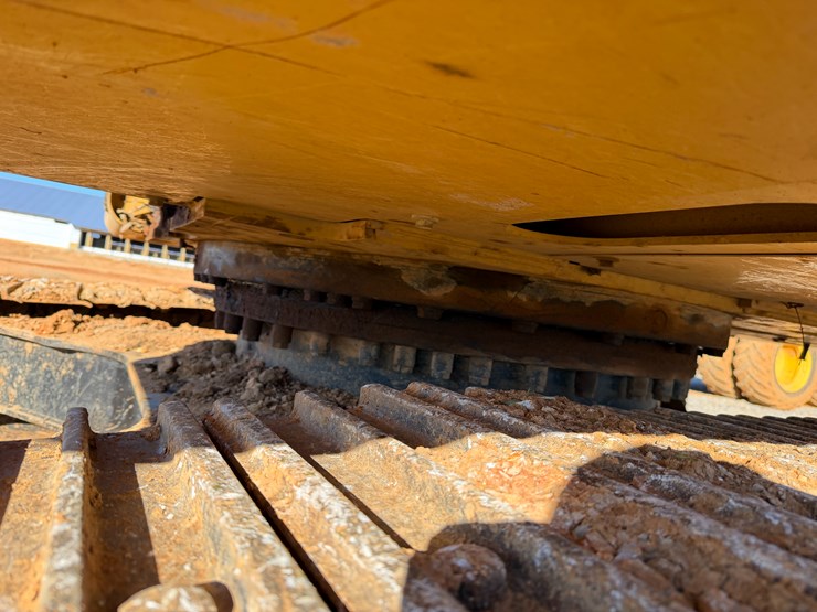 caterpillar-320-image-26