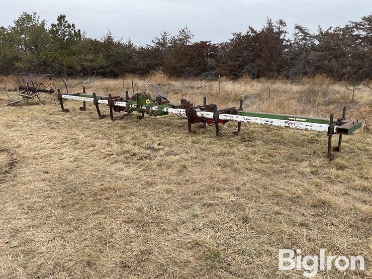 hydraulic-folding-tool-bar-image-1