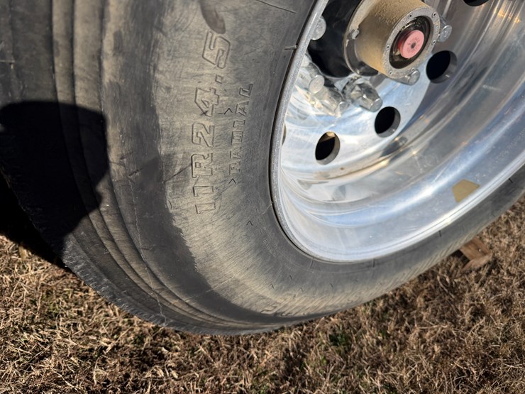 wilson-hopper-bottom-image-7