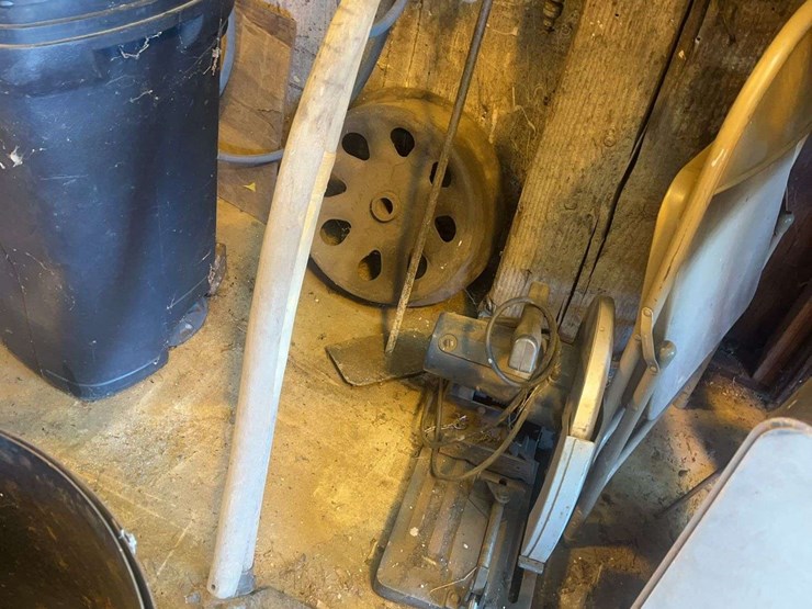 contents-of-wall-image-3