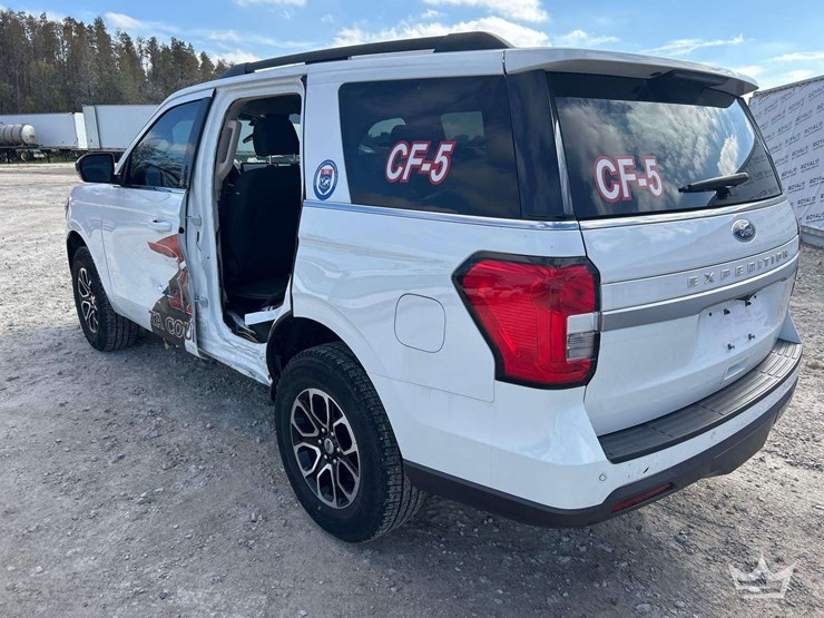 2023-ford-expedition-image-4