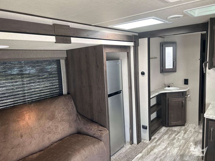 2022-transcend-xplor-245rl-30ft.-t/a-travel-trailer-image-9