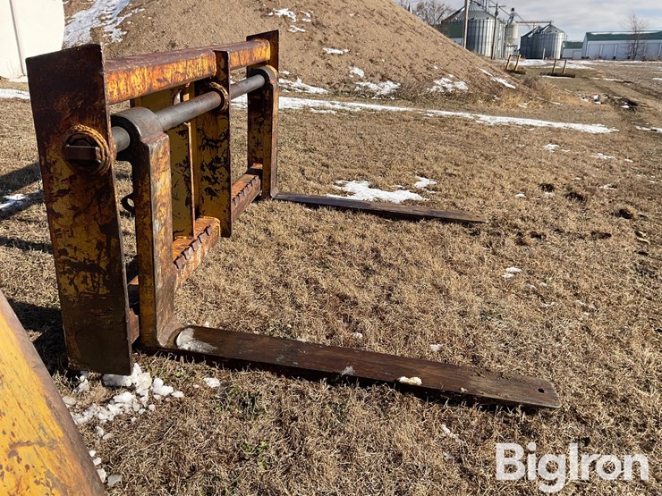 2009-caterpillar-60-image-4