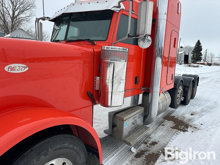 2005-peterbilt-379-image-12