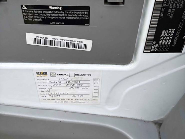 2013-mercedes-benz-bucket-truck-image-20