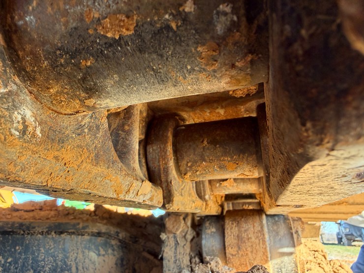 caterpillar-320-image-25