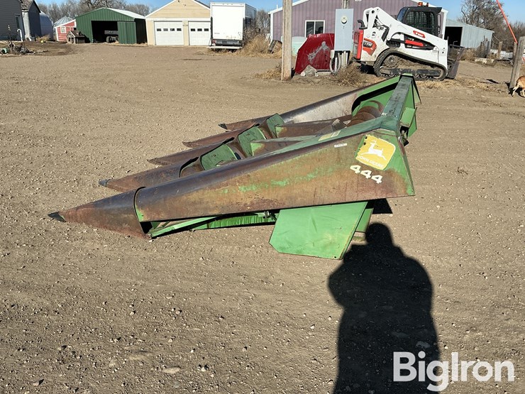 john-deere-444-image-8